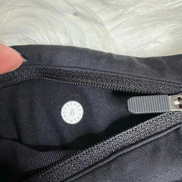 Lululemon Run Times Short II 4" Serigraph Alpine White Black Multi / Black - Picture 3 of 6